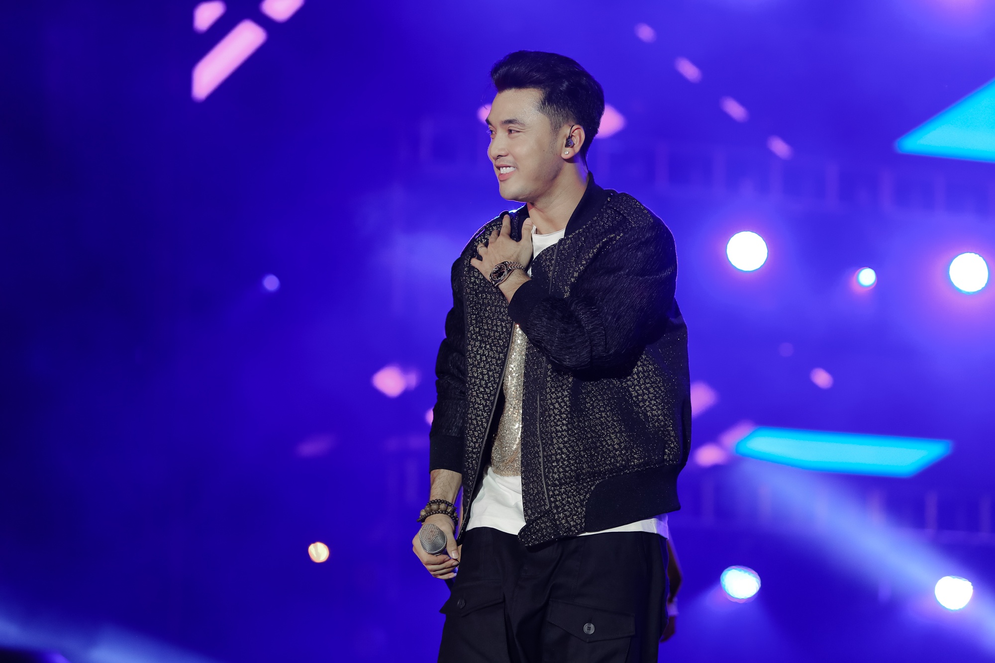 son tung hoi tu dan sao vpop anh 1