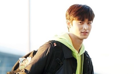 Hoc sao nam Han cach mac dep ngay dau dong hinh anh