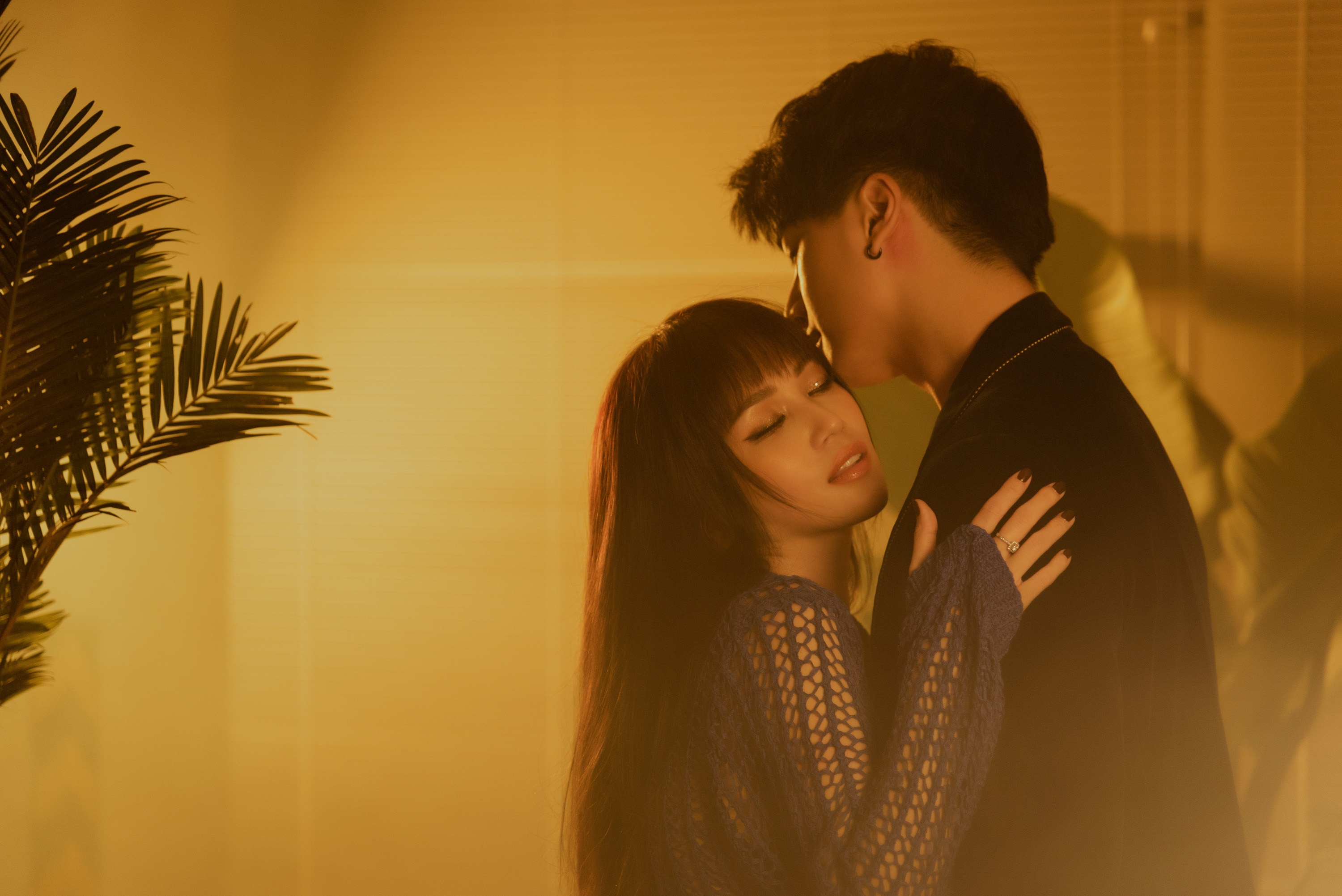 MV cua Si Thanh an theo phim 'Tinh yeu khong co loi, loi o ban than' hinh anh