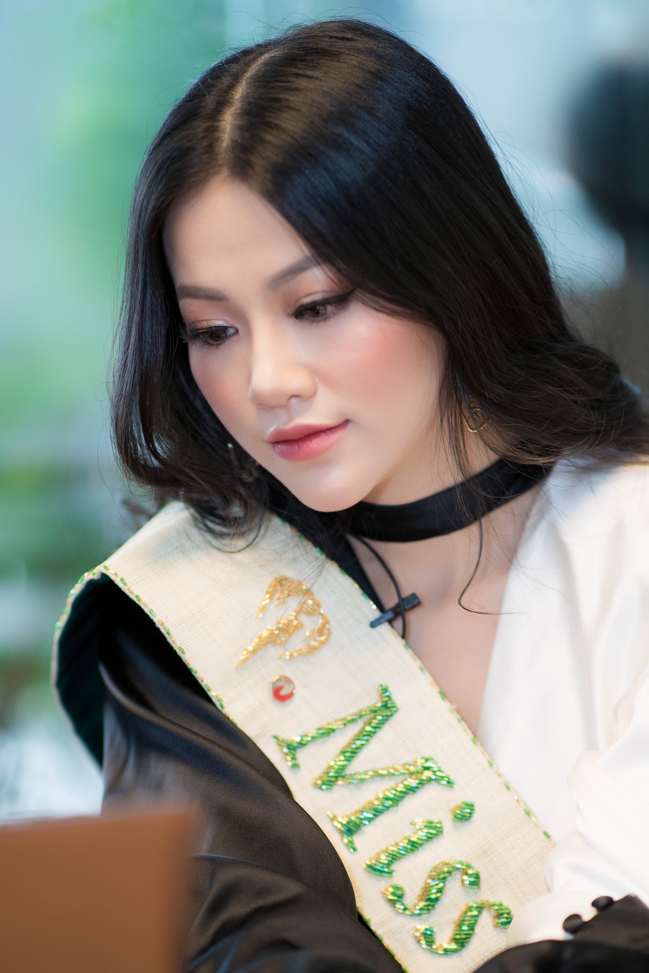 hoa hau trai dat phuong khanh giao luu doc gia zing anh 3