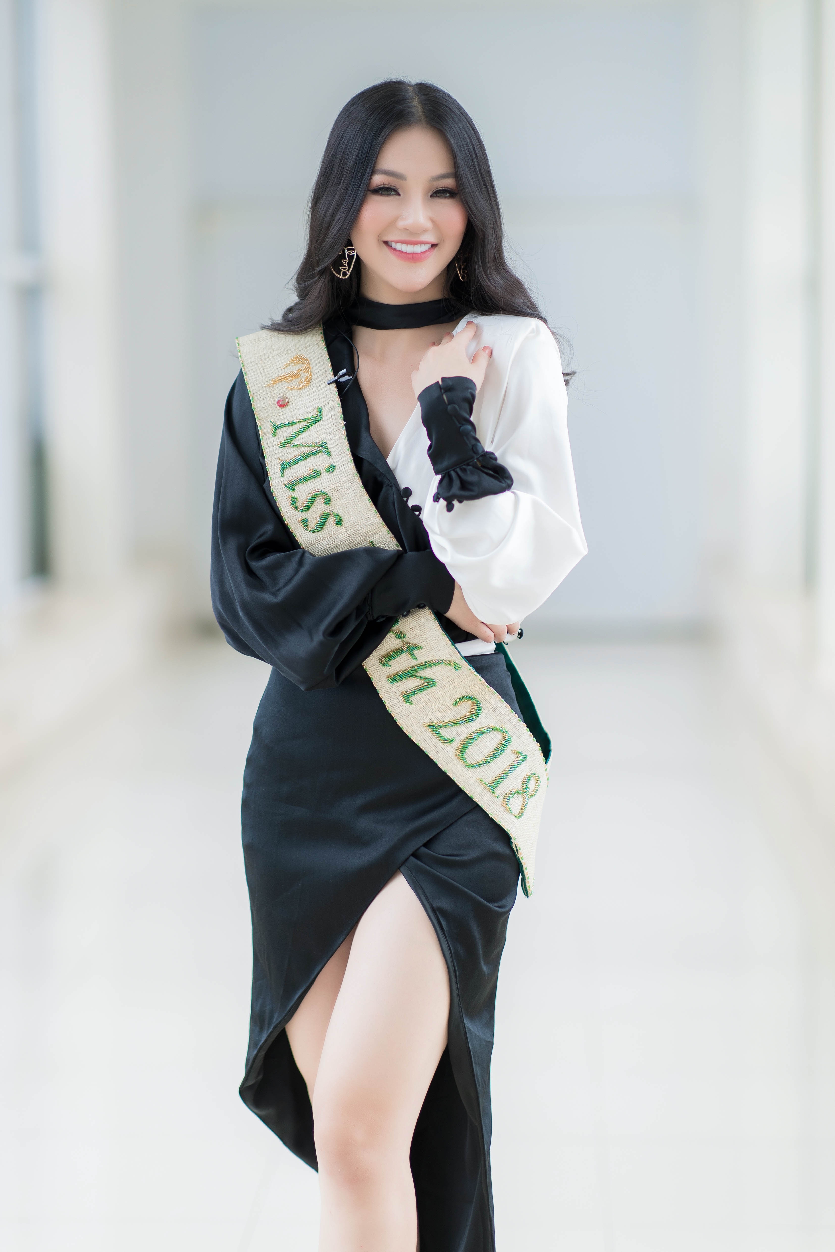 hoa hau trai dat phuong khanh giao luu doc gia zing anh 12