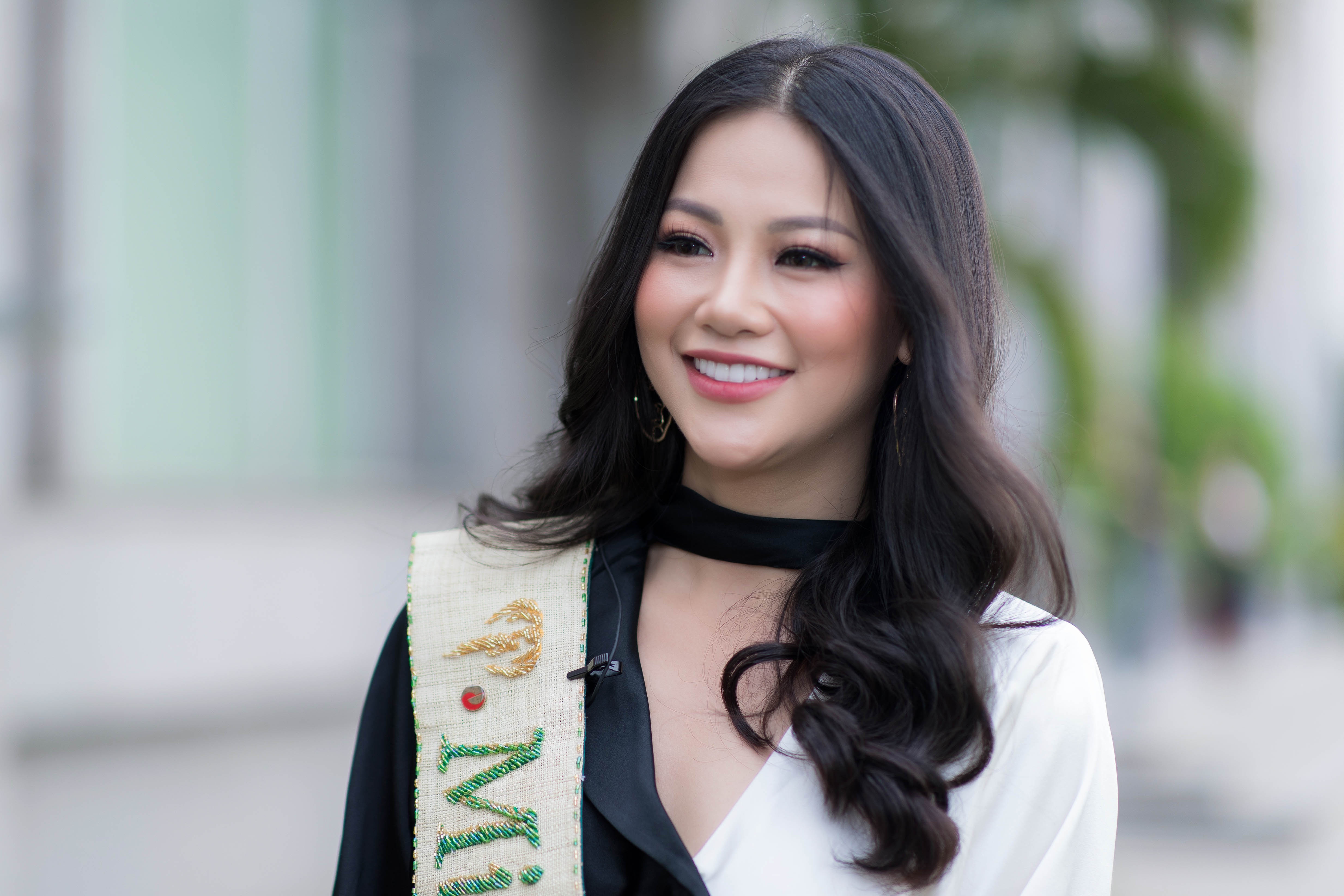 hoa hau trai dat phuong khanh giao luu doc gia zing anh 8