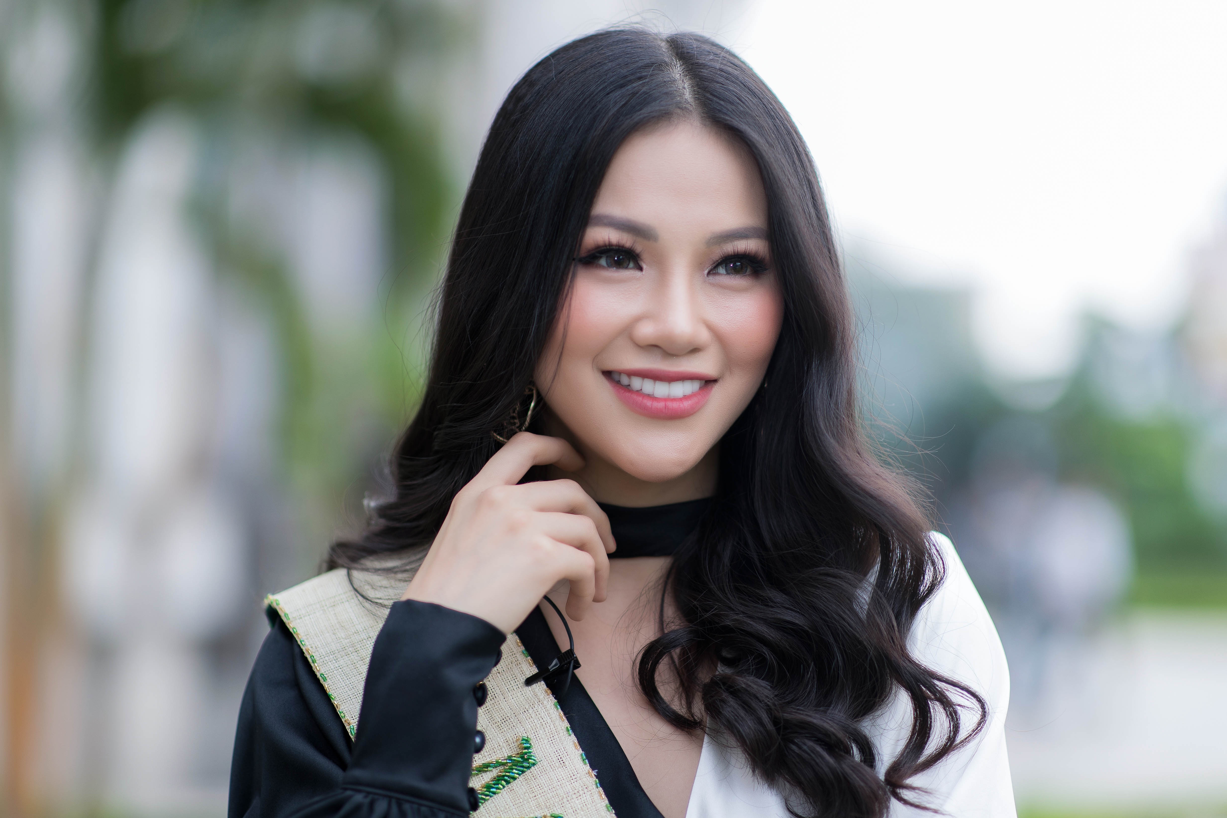 Nhan sac rang ro cua Hoa hau Trai dat Phuong Khanh hinh anh