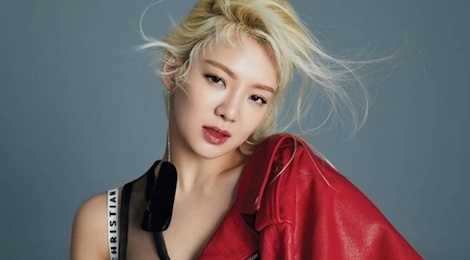 Hyo Yeon tiet lo SNSD da bat khoc khi 3 thanh vien quyet roi nhom hinh anh