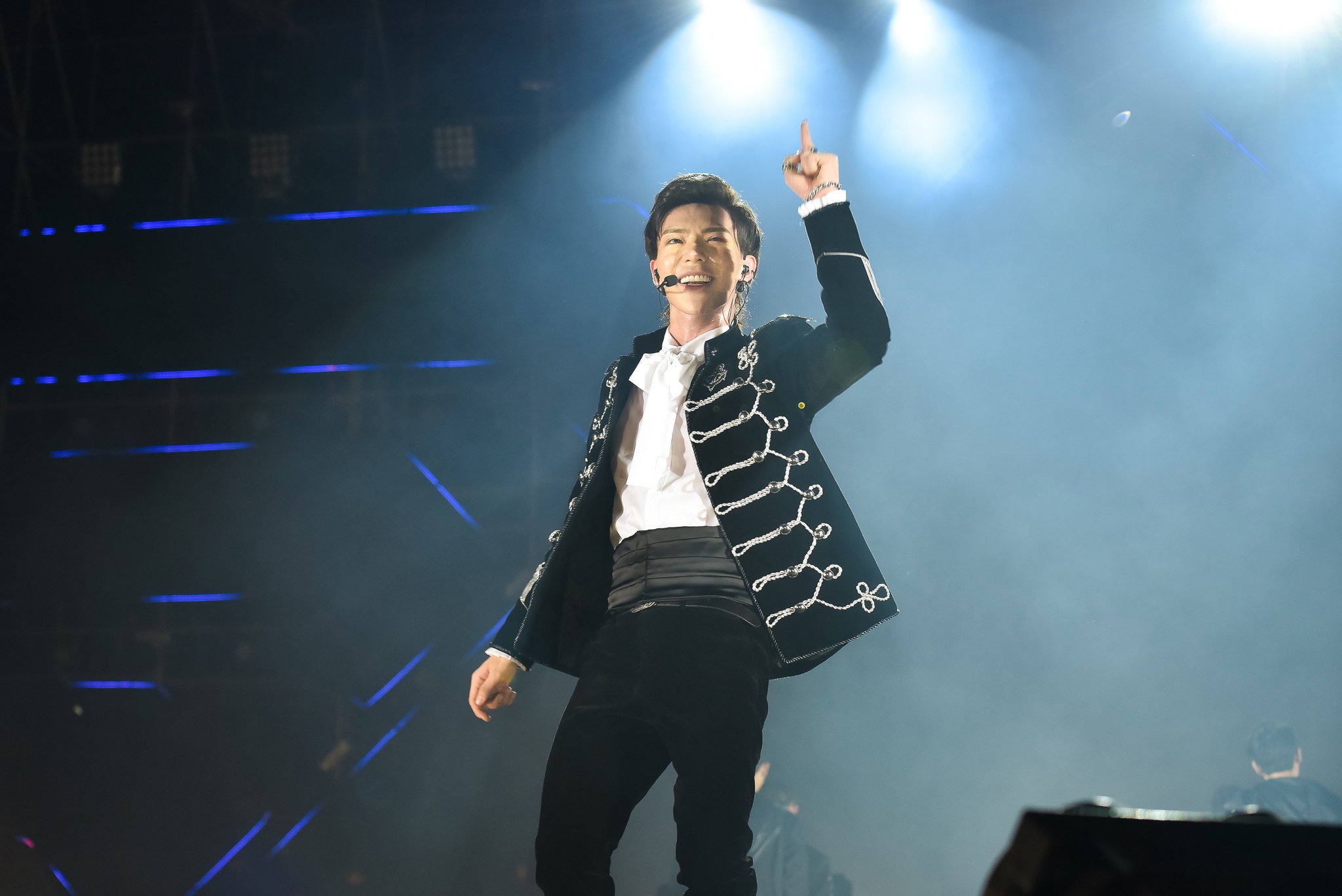 ca si chuc mung bong da viet nam anh 18