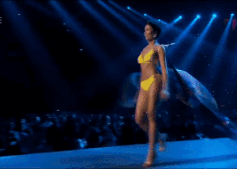 Cac chuyen gia quoc te noi ve ky nang trinh dien cua H'Hen Nie hinh anh