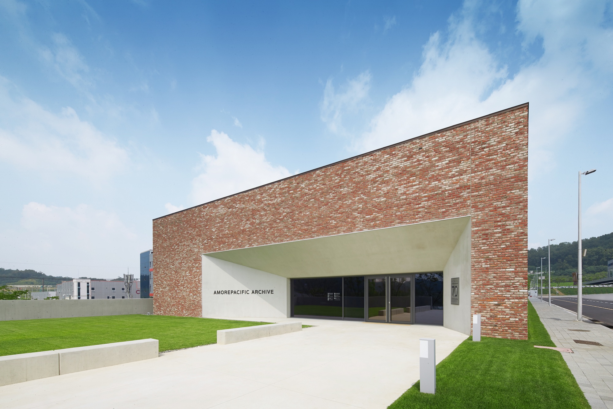 Amore Pacific anh 12