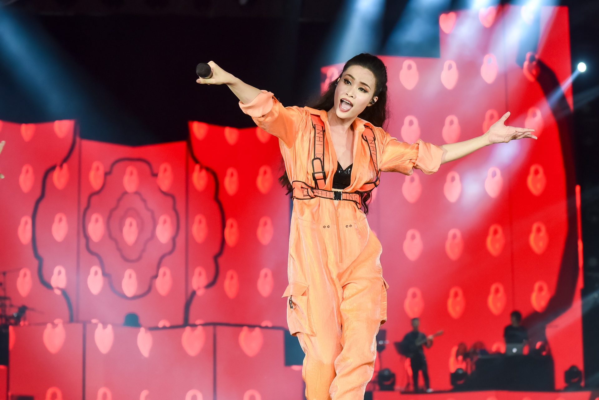 liveshow 10 nam ca hat dong nhi anh 7