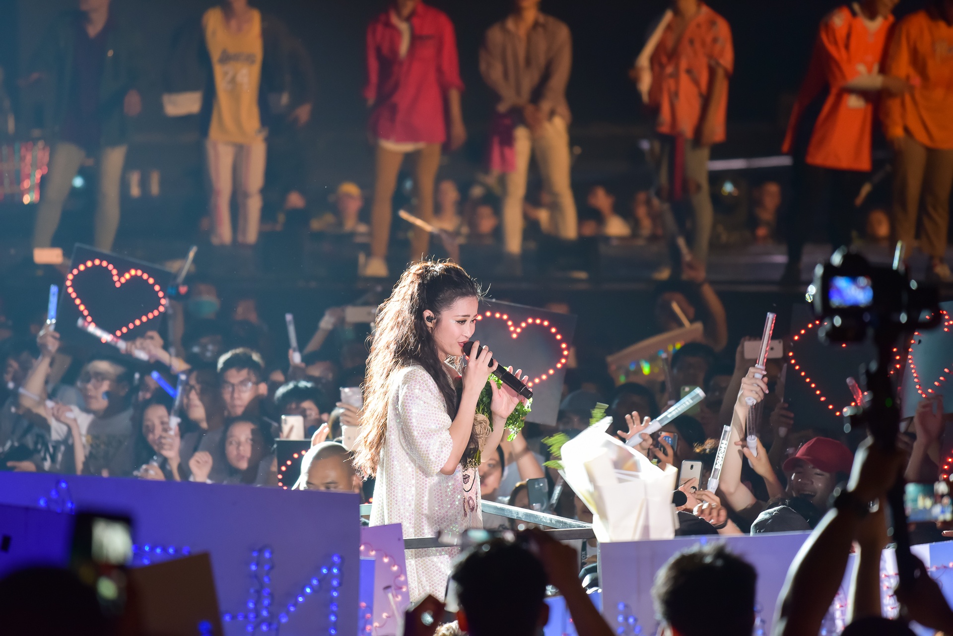 liveshow 10 nam ca hat dong nhi anh 15