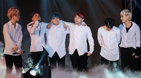 Khi Zero 9 lam live show: Giong hat yeu, noi dung lac long va kem coi hinh anh