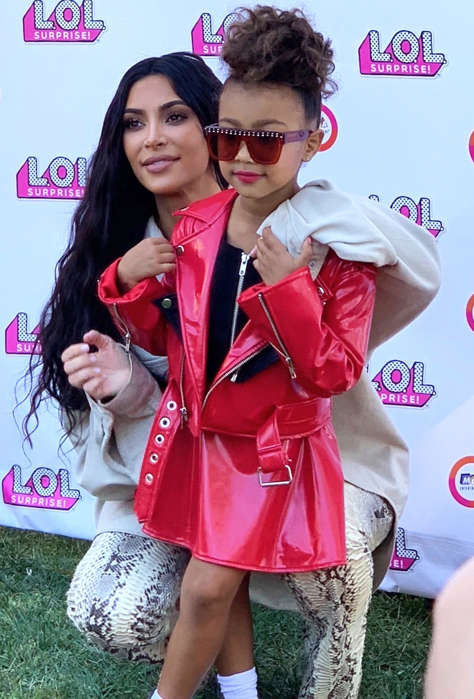 con gai kim kardashian anh 11