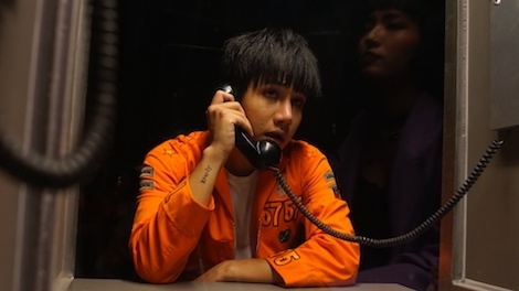 Lou Hoang dan dau BXH nhac Viet voi ca khuc vuong nghi an 'vay muon' hinh anh