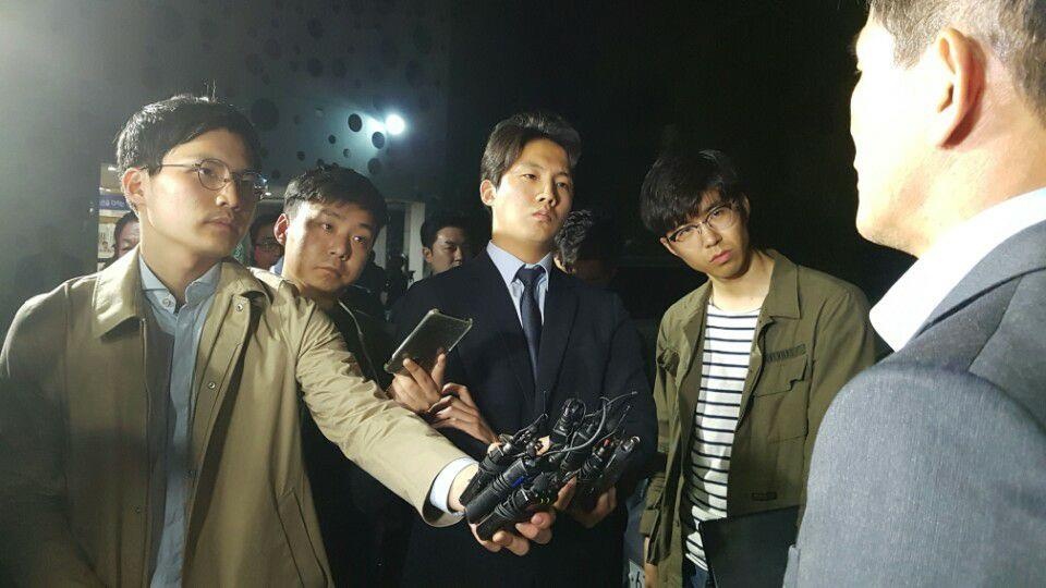 nha bao kang kyung yoon anh 1