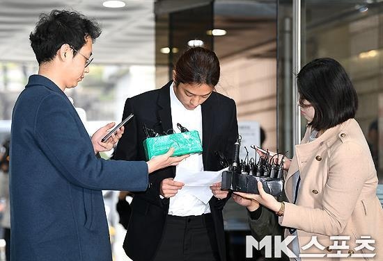 scandal tinh duc jung joon young anh 2