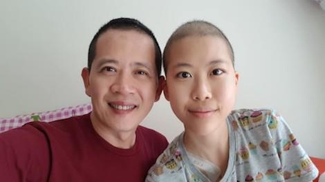 Dao dien 'Nhung ngon nen trong dem' ke da chi 15 ty chua benh cho con hinh anh