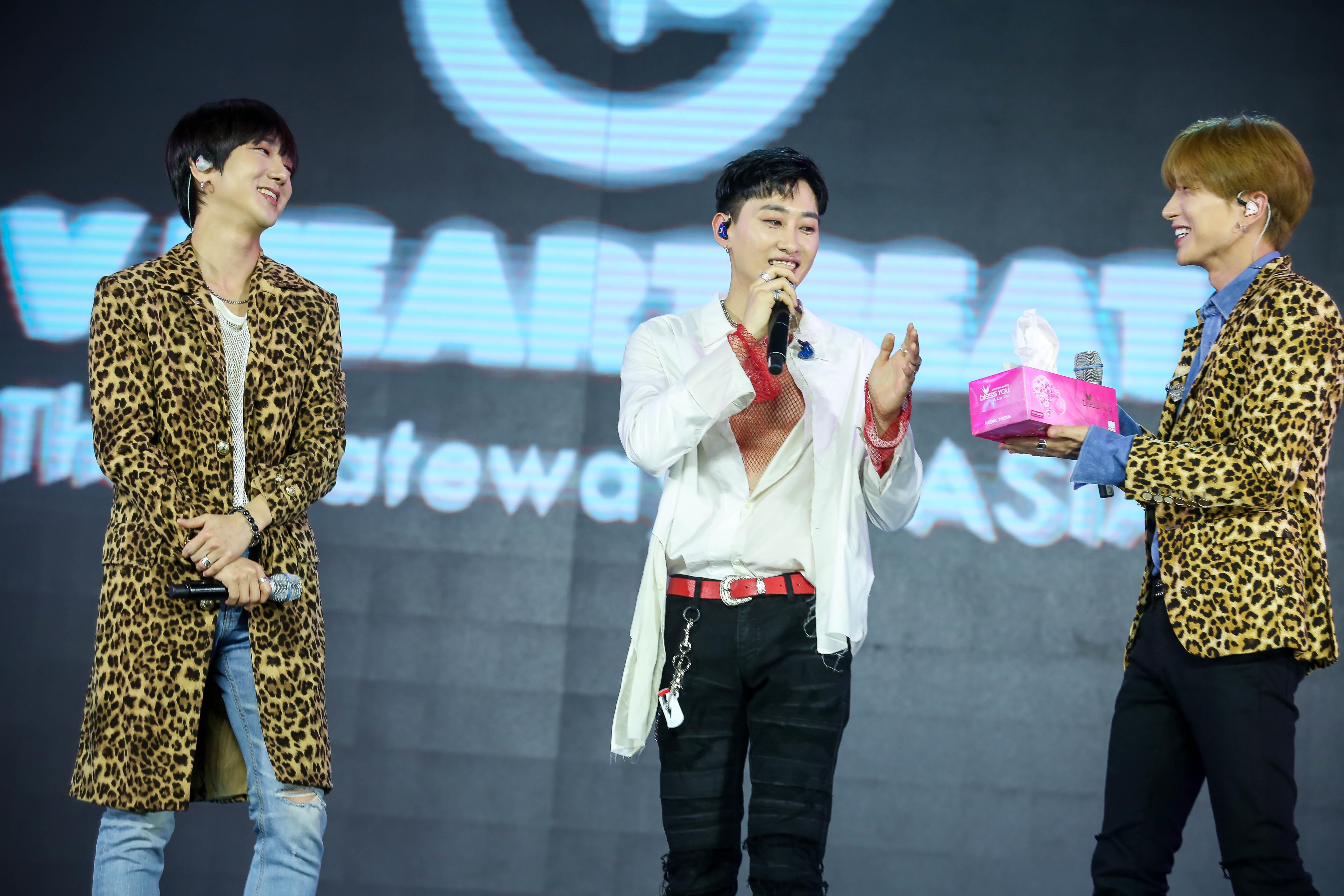 Supper Junior,  VLive anh 4