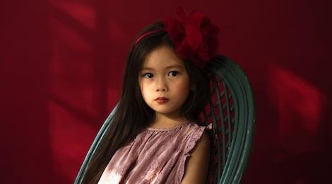 Con gai 5 tuoi cua Doan Trang va chong Tay to son li, sanh dieu hinh anh