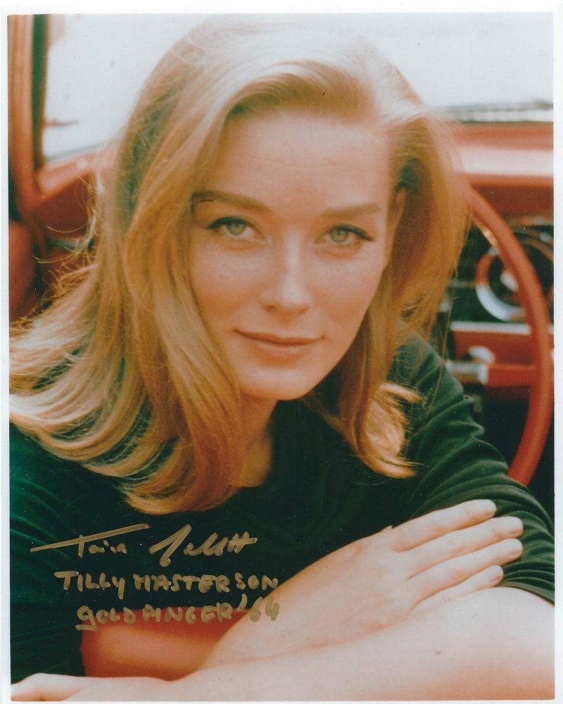 bond girl qua doi anh 1