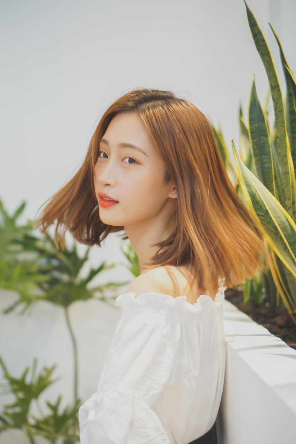 ca si 21 tuoi khuon mat giong hotgirl hoa hau anh 8