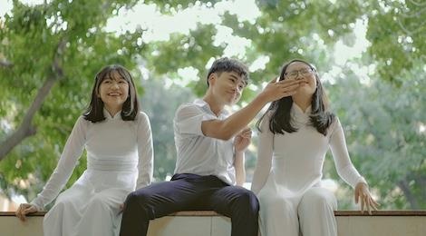 MV Mua ha thoang qua - Phuong My Chi, Quang Nhat, Phuong Duyen hinh anh