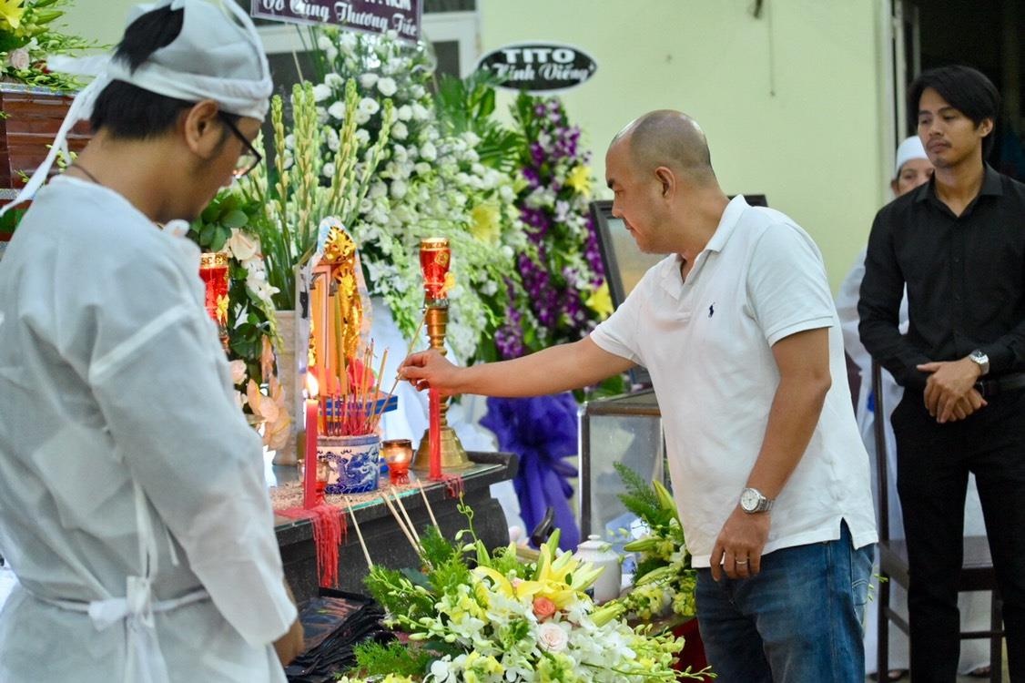 Sao Viet dua tien nghe si Le Binh anh 12