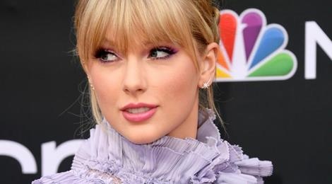 Taylor Swift dep rang ngoi tren tham do Billboard Music Awards hinh anh