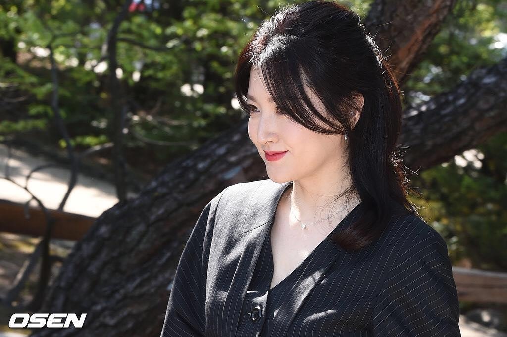 lee young ae tre trung va dep sang trong o tuoi 49 anh 4