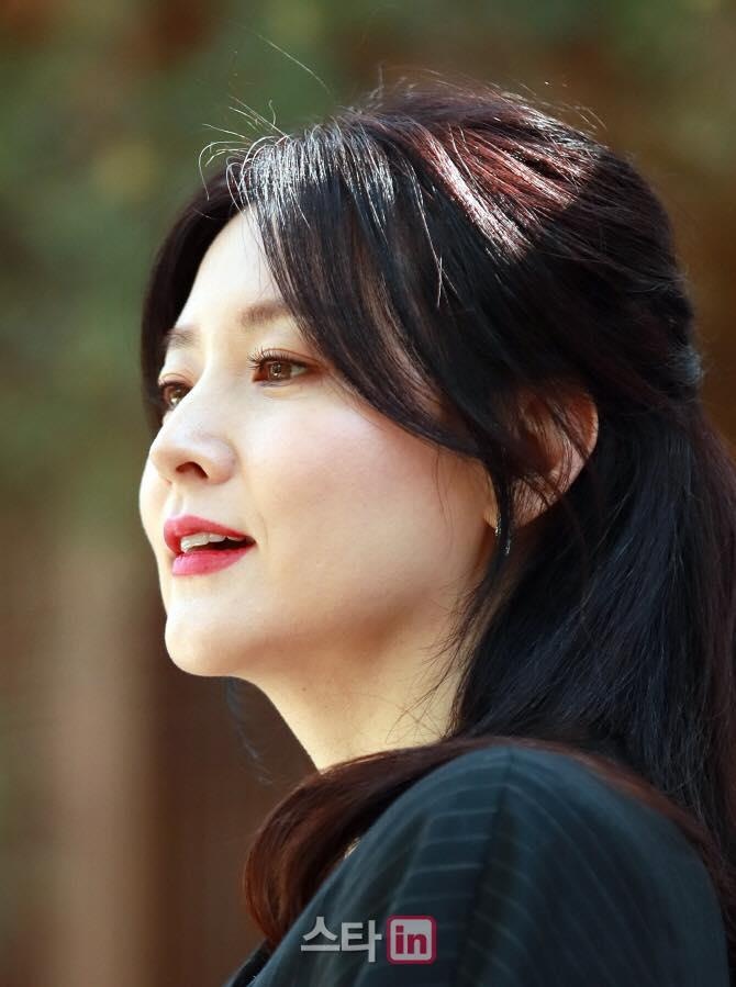 lee young ae tre trung va dep sang trong o tuoi 49 anh 2