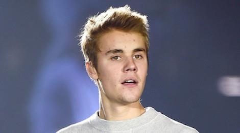 Ca khuc moi cua Justin Bieber bi che nhat nheo nhat nua dau nam hinh anh