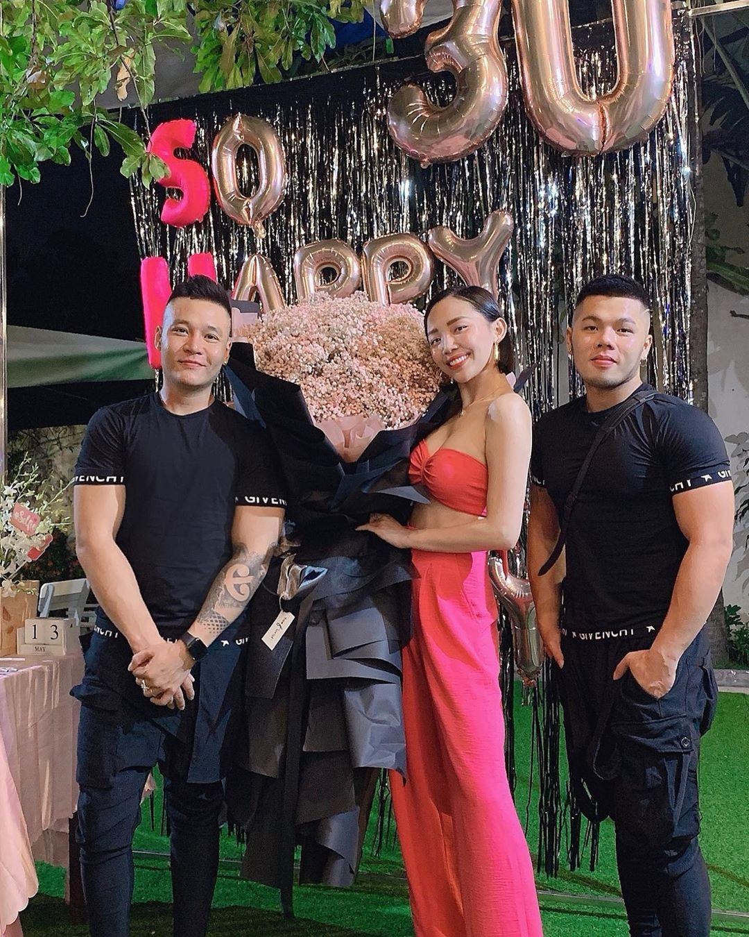 sac voc nong bong o tuoi 30 cua toc tien anh 1