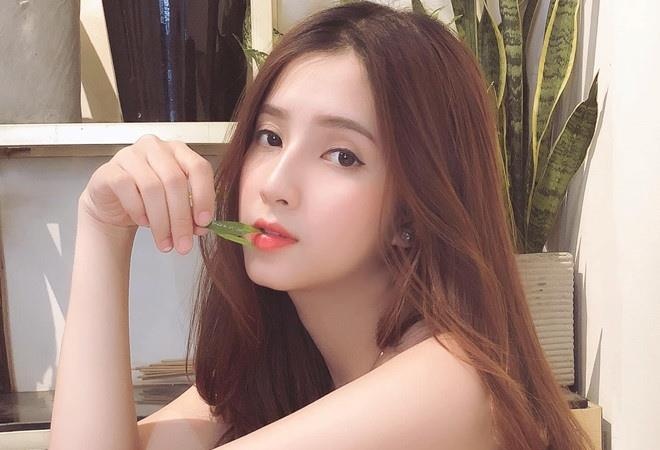 Nhan sac giong Angela Phuong Trinh cua hot girl 9X dong MV 'To tinh' hinh anh