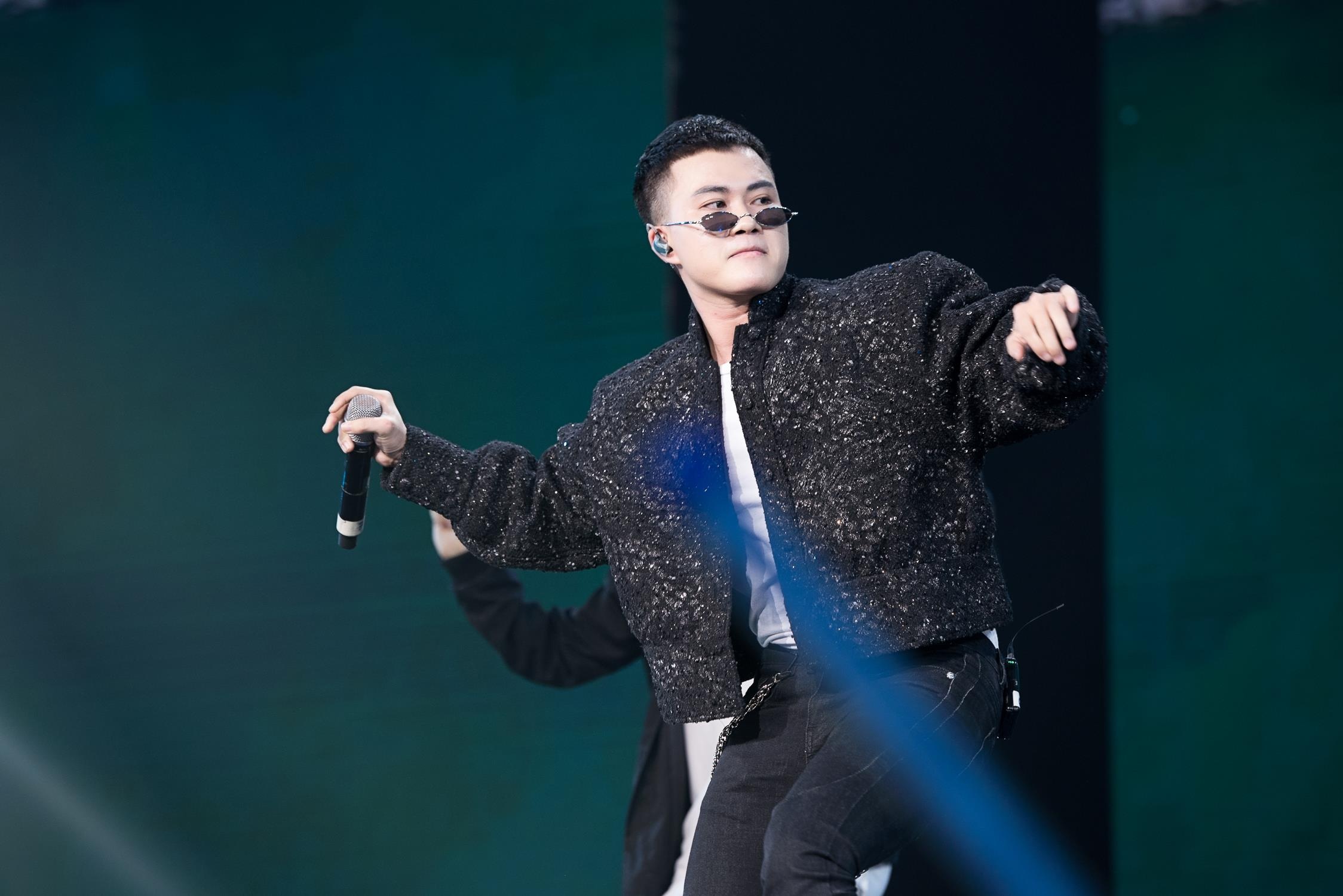 V Heartbeat Live anh 5