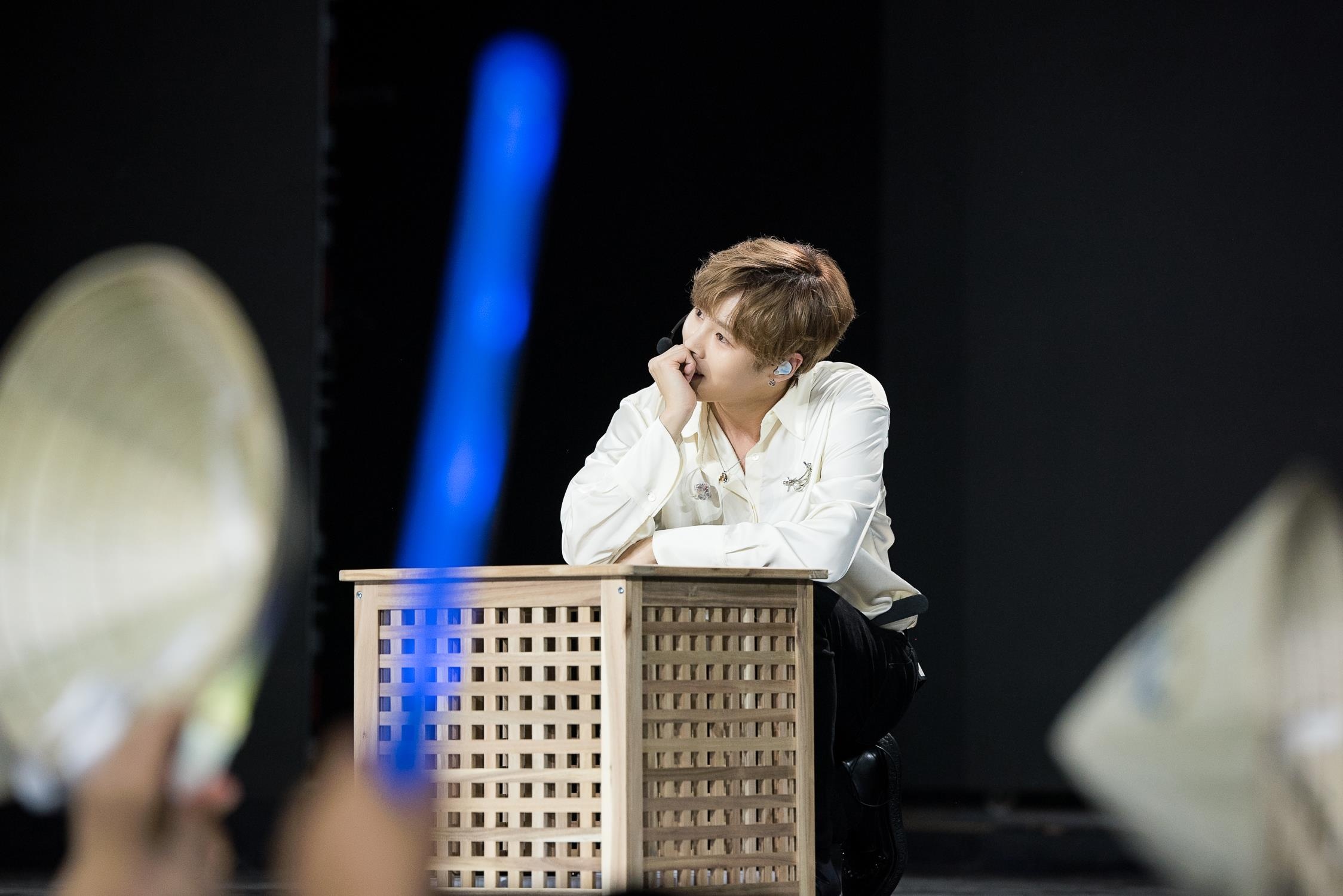 V Heartbeat Live anh 15