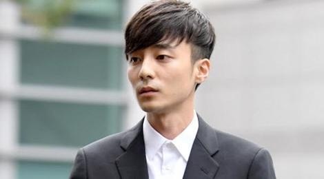 Ca si Han tot nghiep xuat sac dai hoc My giua be boi phat tan anh sex hinh anh