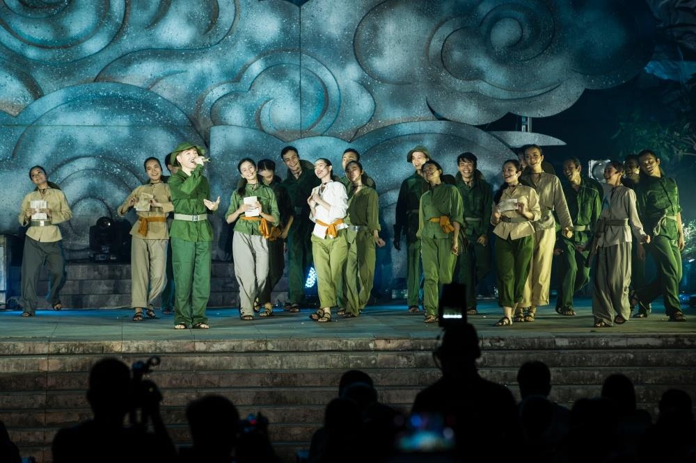 dem nhac cau chuyen hoa binh anh 7