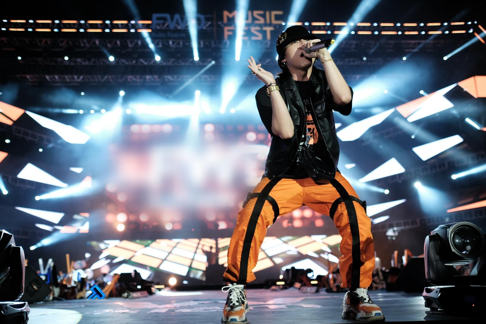 cot moc Son Tung M-TP anh 11