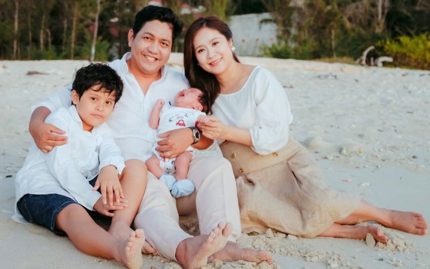 vo chong duc thinh thanh thuy ky niem ngay cuoi anh 9