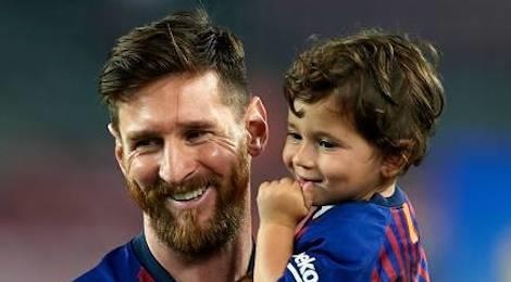 Con trai Messi hao hung khi nghe nhac Justin Bieber hinh anh