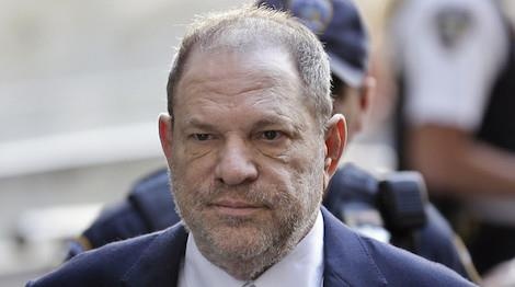 Harvey Weinstein dung 44 trieu USD de thu hoi don kien cuong hiep hinh anh