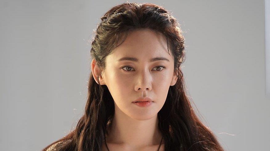 Anh chua chinh sua cua 'bom sex Han Quoc' o tuoi 40 hinh anh