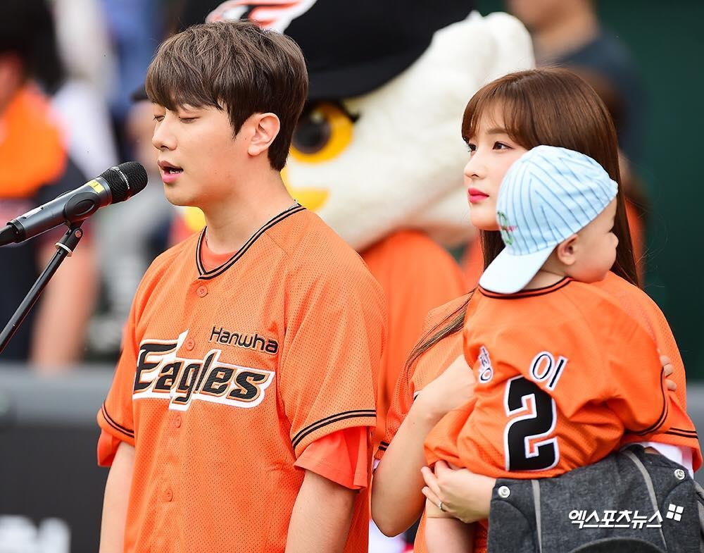 cap vo chong tre nhat showbiz anh 4