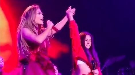 Jennifer Lopez tu hao khoe giong hat con gai trong dem nhac rieng hinh anh