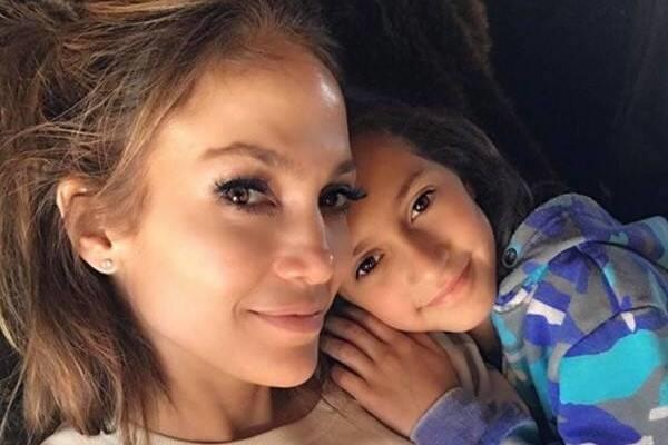 Jennifer Lopez tu hao vi giong hat cao vut cua con gai 11 tuoi hinh anh