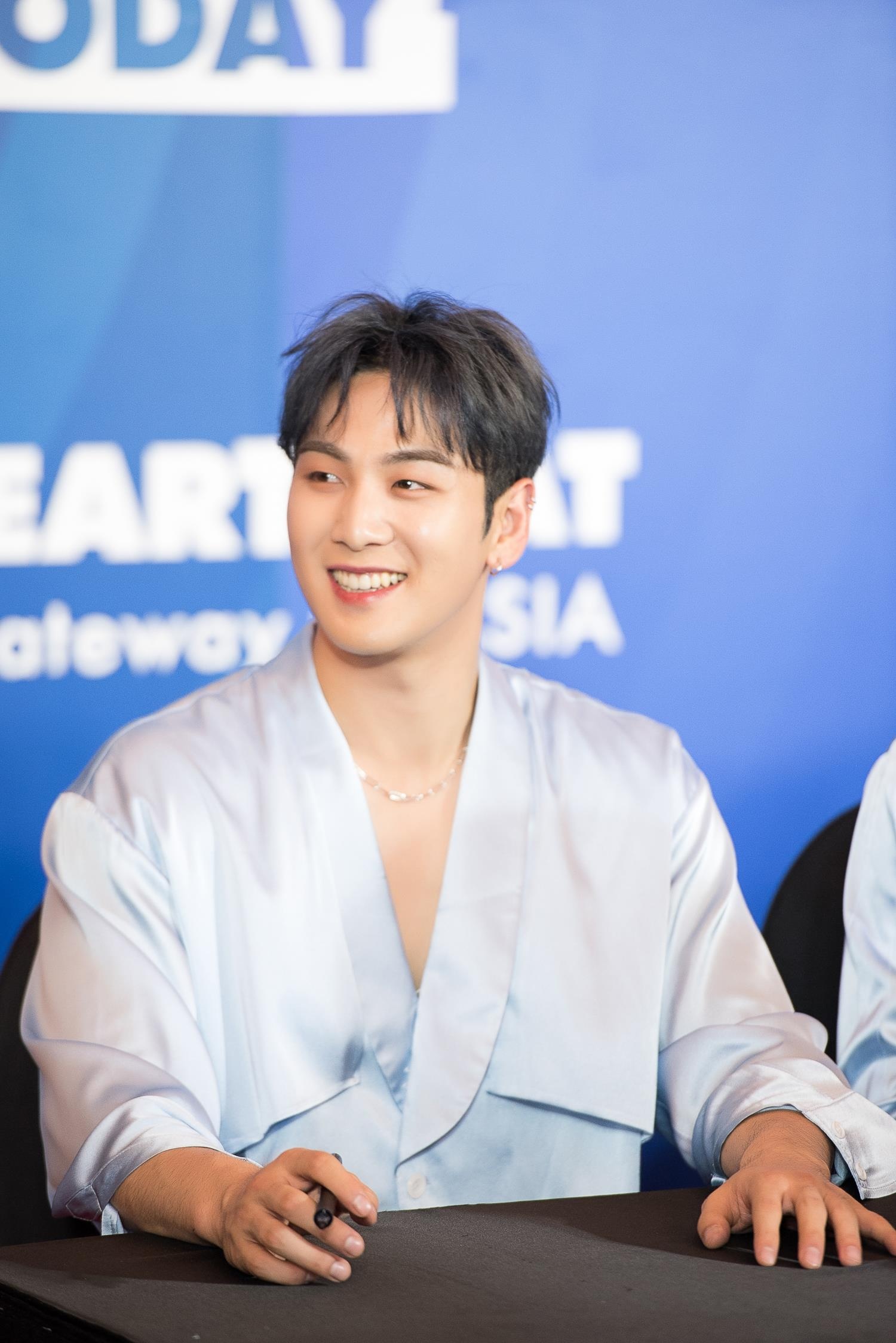 V Heartbeat, V Live ảnh 8 V Heartbeat, V Live anh 8