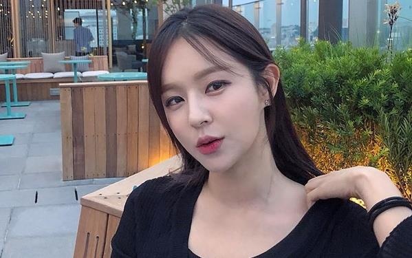 MC Han Quoc noi tieng sau khi cuoi nguoi thua ke tap doan ty USD hinh anh