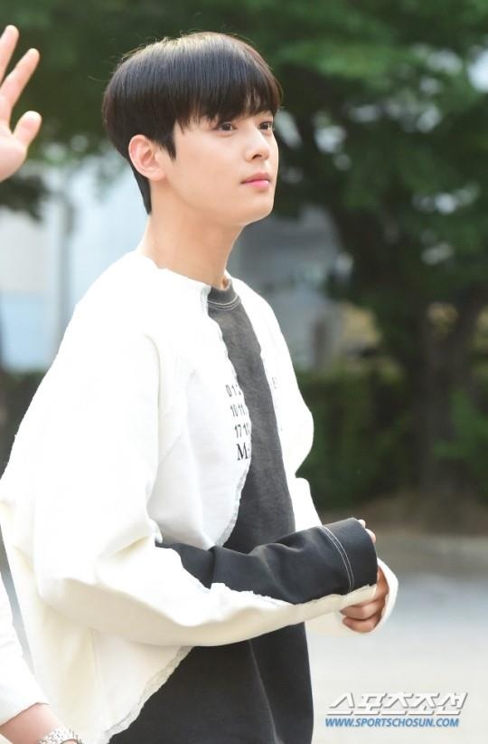 than tuong han music bank anh 12