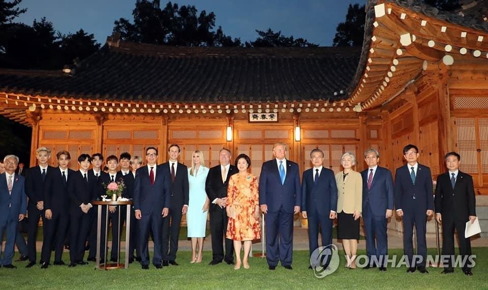 exo gap tong thong donald trump anh 8