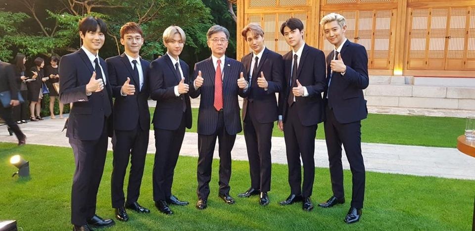 exo gap tong thong donald trump anh 7