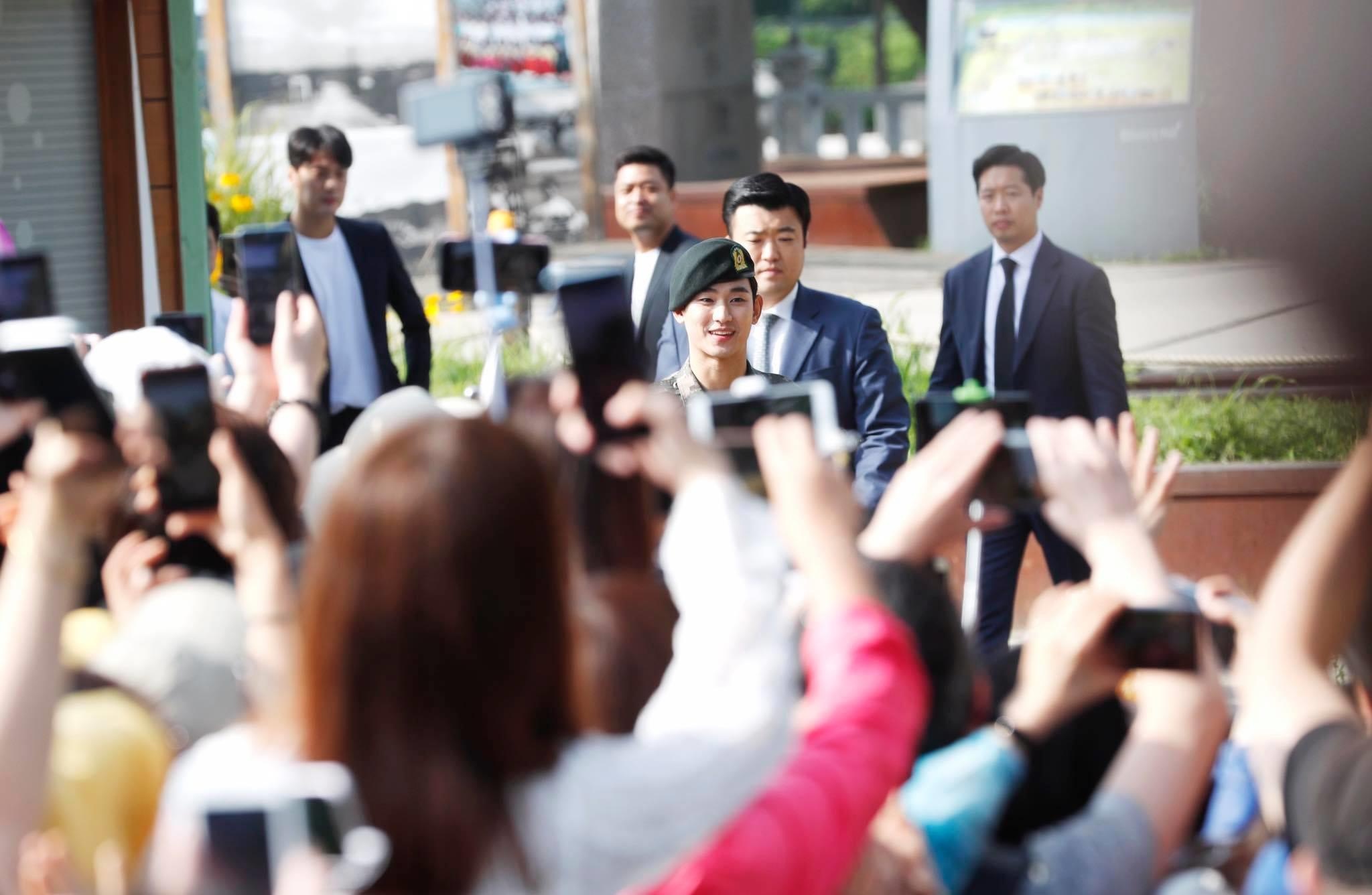 kim soo hyun xuat ngu anh 8