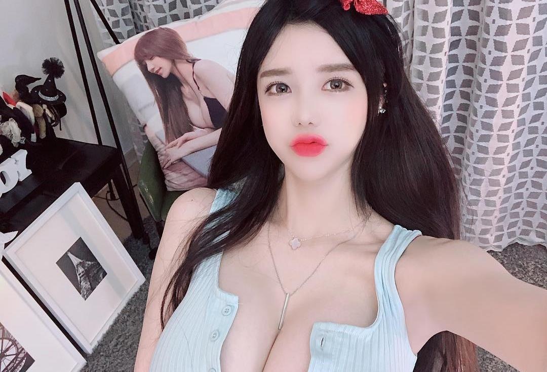 Ve nong bong cua chan dai Han Quoc bi phat tan video sex o nhom chat hinh anh